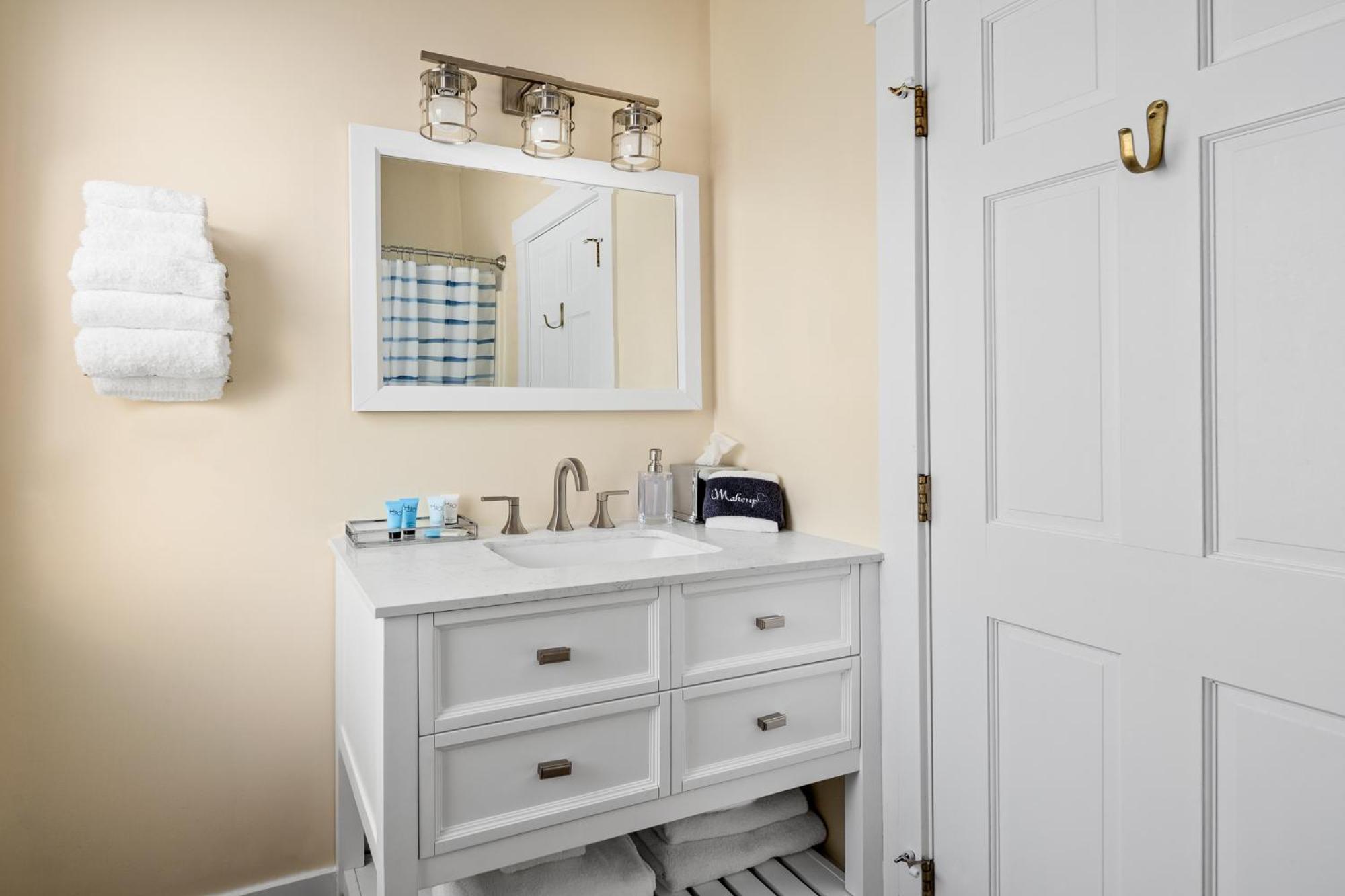 East Wind Inn & Suites Tenants Harbor Bagian luar foto